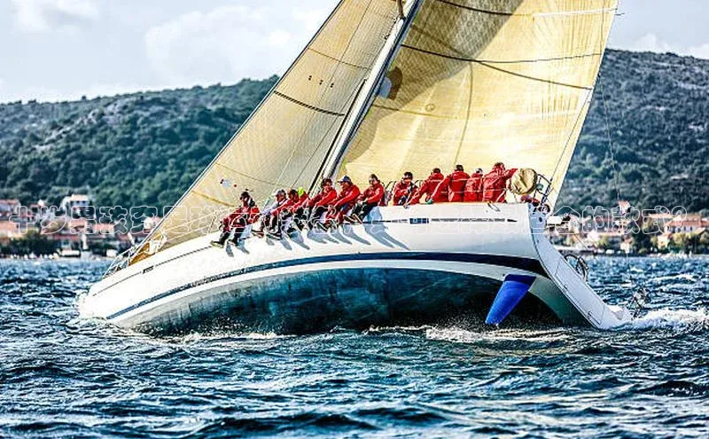 3377体育app登录入口手机版百度集团十岁男孩穿足球运动装备，如何选择最适合的款式？